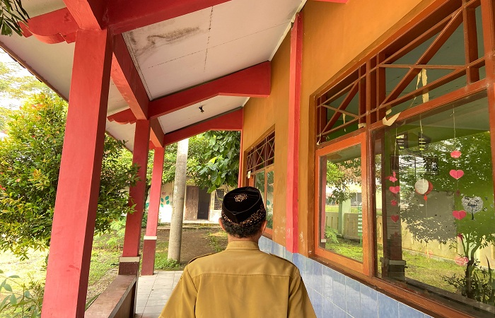 SEKOLAH SEPI : SDN Sijono di Kecamatan Warungasem, Kabupaten Batang kurang peminat karena lokasinya di dekat exit tol.