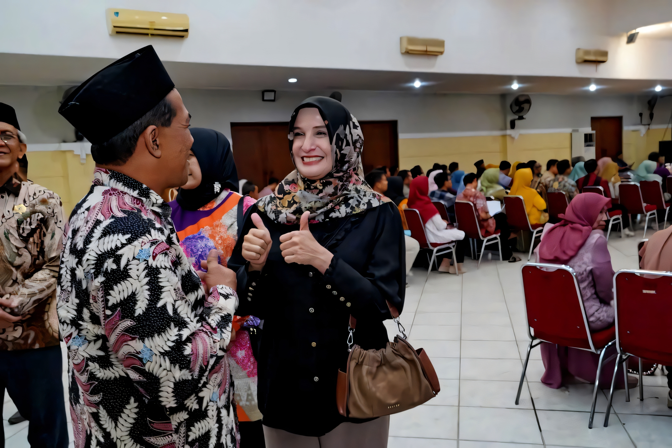 SAMBUT -&nbsp; Wakil Walikota Pekalongan Hj Balgis Diab Saat&nbsp;hadir dalam Resepsi Peringatan Harkopnas, Gedung PPIP, Kamis malam (31/7/2025).