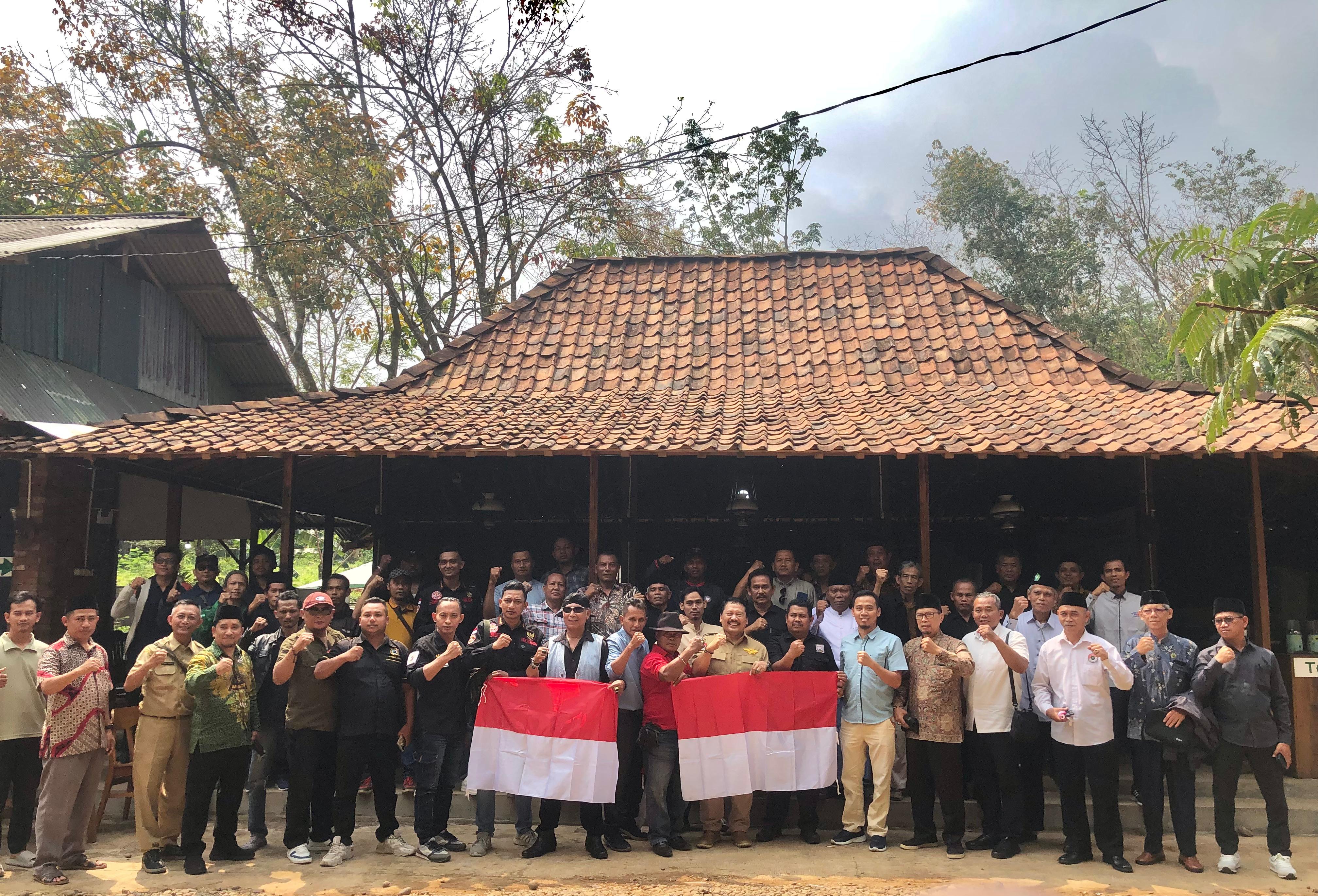 DEKLARASI: Kumpulan organisasi masyarakat di Kabupaten Batang tengah mendeklarasikan diri untuk menghindari konflik