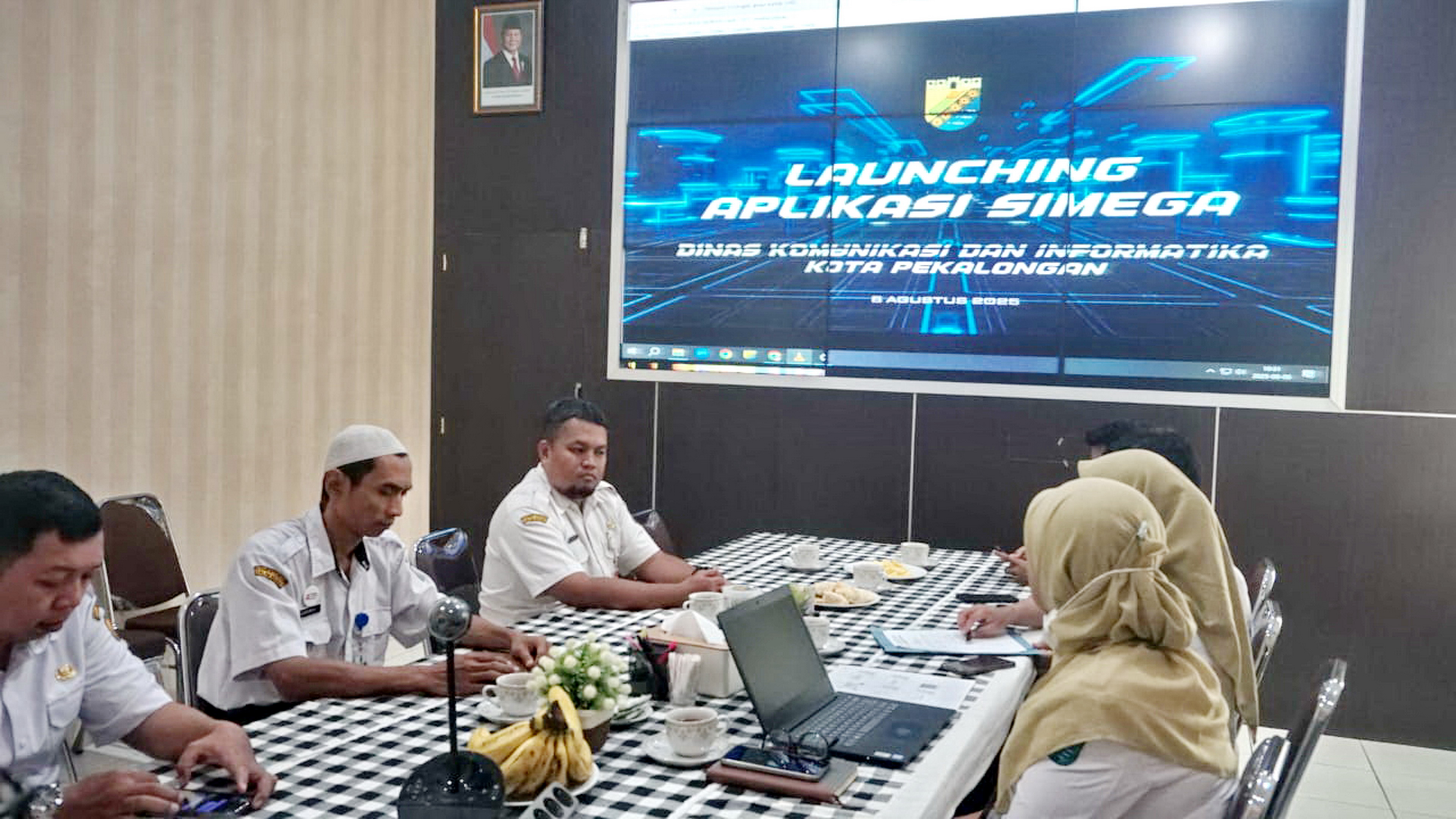 PERKENALKAN - Tim Dinkominfo Kota Pekalongan saat perkenalkan&nbsp;&nbsp;aplikasi magang bernama SiMega, di kantor setempat,pada&nbsp;Rabu (6/8/2025) kemarin.