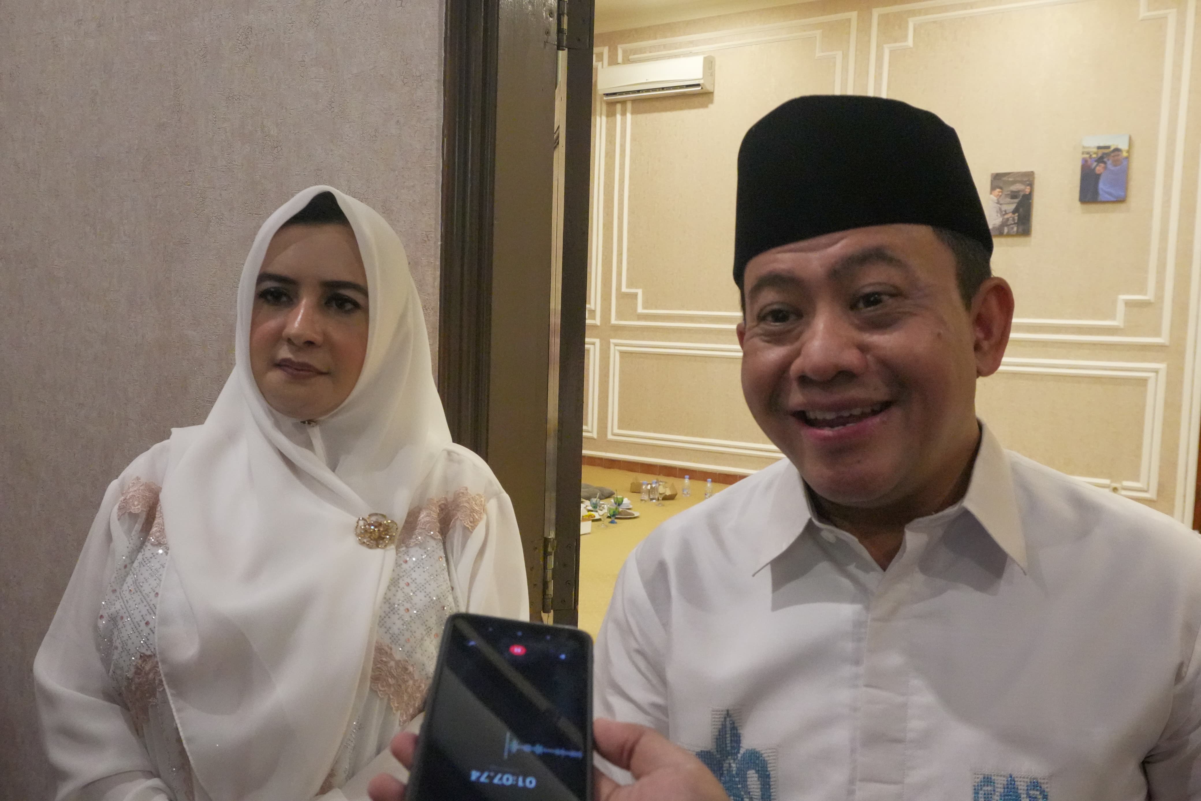 MBG: Bupati Pekalongan Fadia Arafiq bersama Wakil Bupati Pekalongan Sukirman saat wawancara terkait MBG.