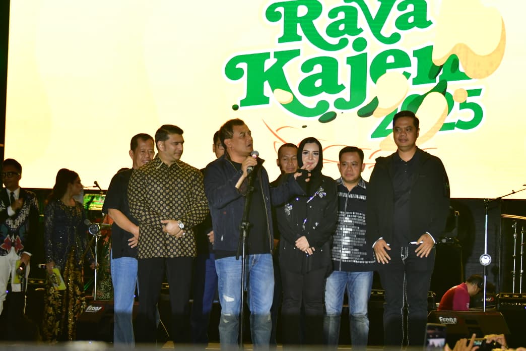 APRESIASI: Gubernur Jateng Ahmad Luthfi, Ashraff Abu, dan sejumlah Bupati/Wali Kota hadir mengapresiasi Pekan Raya Kajen.