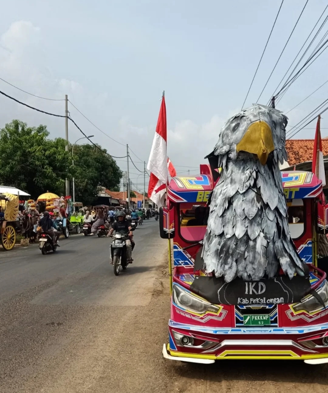 KIRAB: Odong-Odong yang diperbincangkan warga karena kemunculannya di Kirab Budaya Hari Jadi ke-403 Kabupaten Pekalongan.