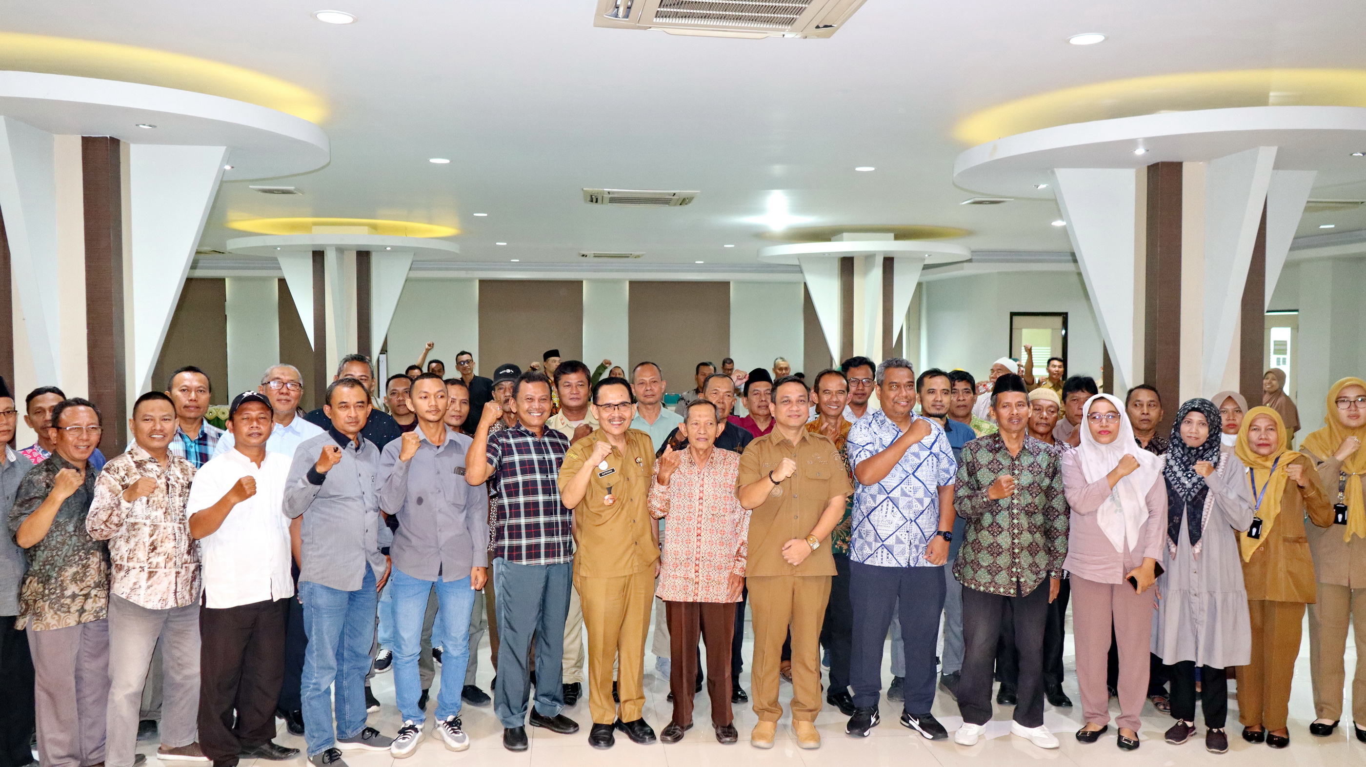 MOTIVASI -&nbsp;WaliKota Pekalongan HA Afzan Arslan Djunaid saat hadir langsung dalam pembinaan&nbsp;pengurus KKMP, di&nbsp;Pusdiklat Kospin Jasa, Selasa (9/9/2025).