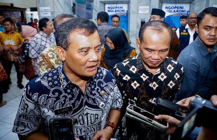 JAGA KONDUSIVITAS WILAYAH : Gubernur Jateng Ahmad Luthfi usai rapat koordinasi kondusivitas wilayah di Kantor Gubernur Jateng, Kamis, 11 September 2025.