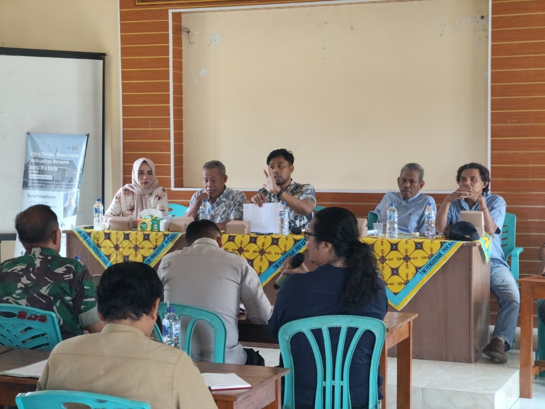 SELESAIKAN MASALAH: Komisi I DPRD Kabupaten Batang saat menggelar rapat kerja di Desa Wonosegoro, Kecamatan Bandar.