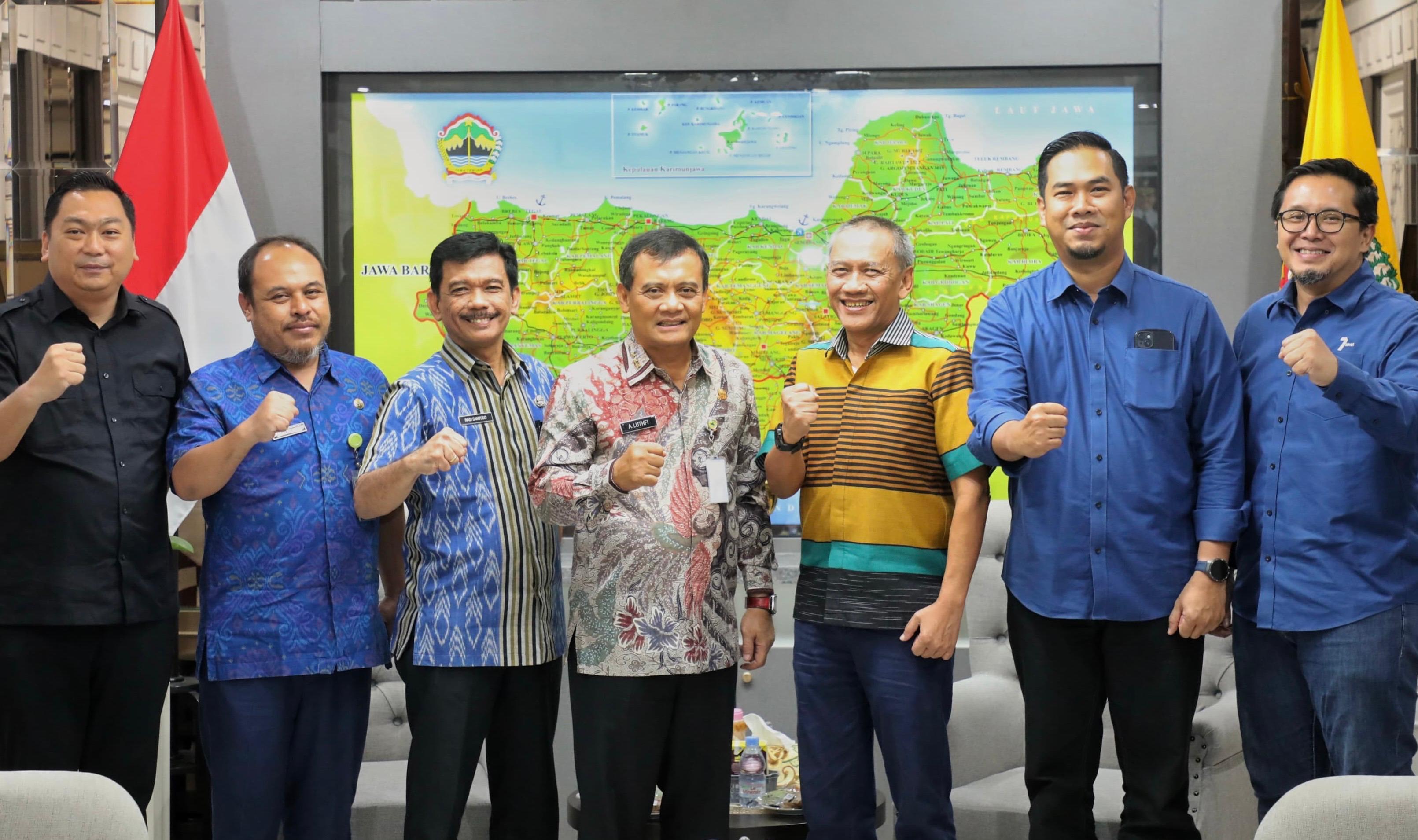 PAMERAN OTOMOTIF : Sekretaris Umum Gaikindo, Kukuh Kumara saat silaturrahmi dengan Gubernur Jateng Ahmad Luthfi di Kantor Gubernur Jateng, Selasa 16 September 2025.