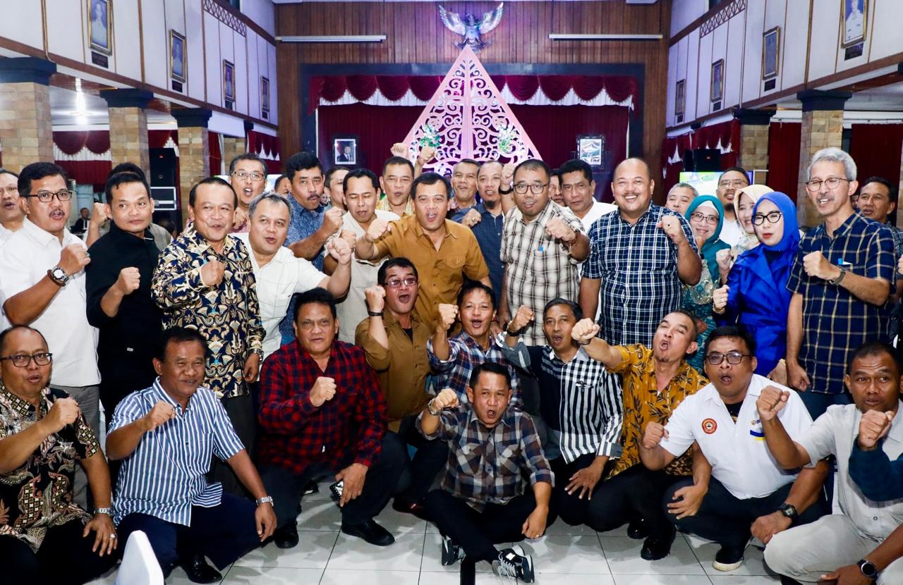 MALAM KEAKRABAN : Gubernur Jateng Ahmad Luthfi dalam acara malam keakraban peringatan Harhubnas 2025 di Kantor Dishub Jateng, Selasa malam, 16 September 2025.