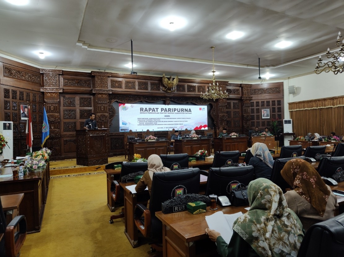 Paripurna: Suasana Rapat Paripurna DPRD Kabupaten Batang, Rabu 17 September 2025.