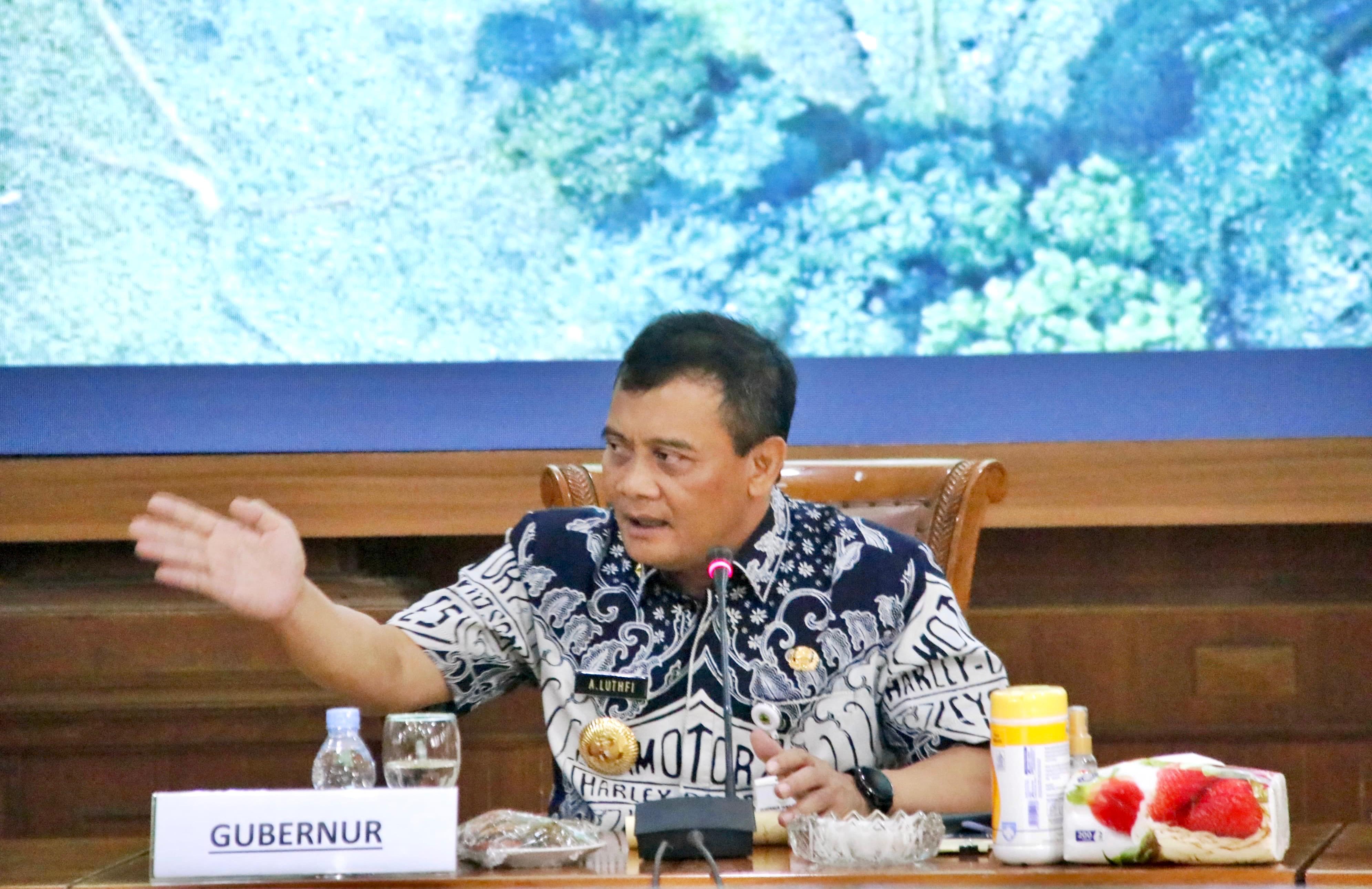 RAKOR : Gubernur Jateng Ahmad Luthfi saat rapat koordinasi bidang pertanian dan perkebunan, peternakan, dan ketahanan pangan di Kompleks Tarubudaya, Ungaran, Kamis, 18 September 2025.
