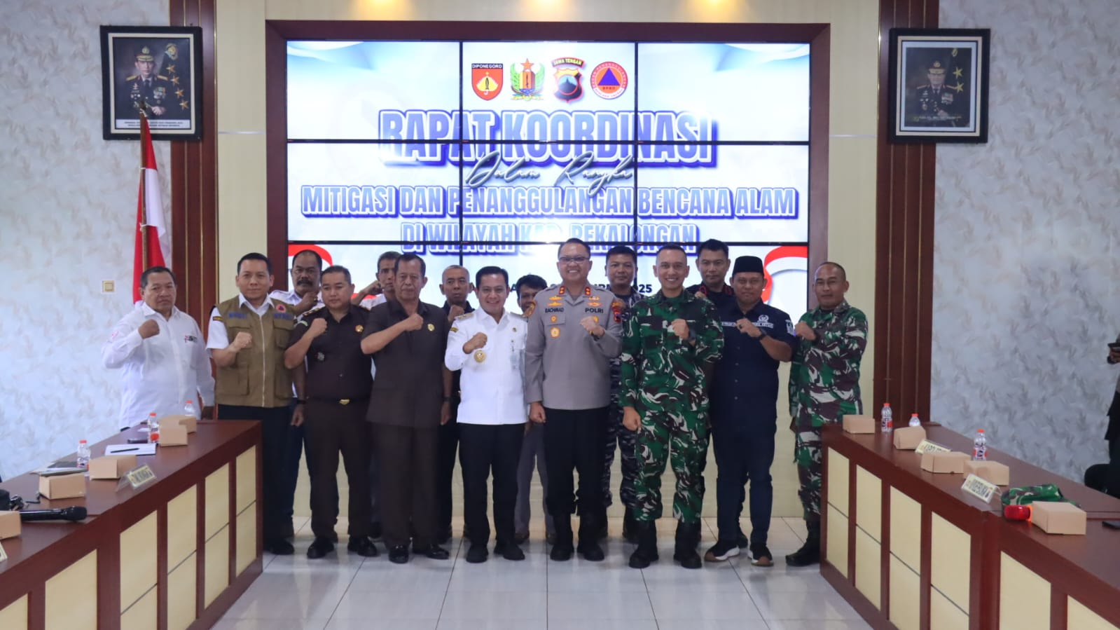 MITIGASI BENCANA: Forkopimda Kabupaten Pekalongan saat Rapat Koordinasi Mitigasi Bencana di Polres Pekalongan, Rabu (24/9/2025).