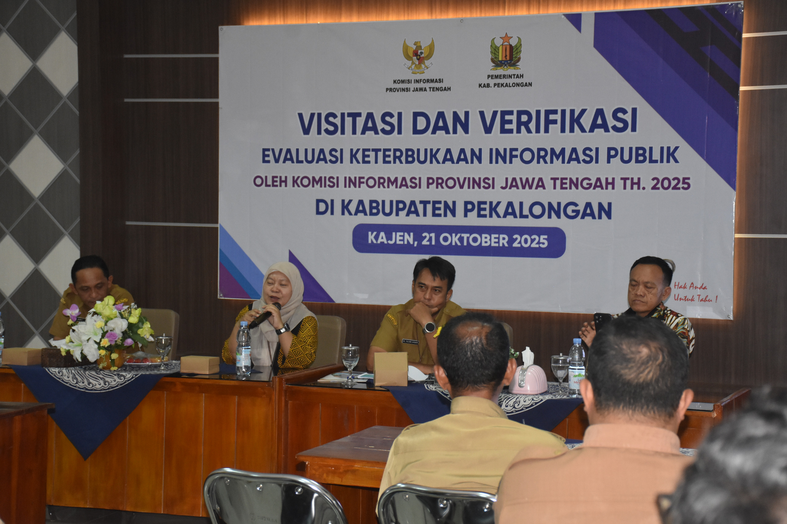 KETERBUKAAN INFORMASI: Visitasi dan verifikasi evaluasi keterbukaan informasi publik Kabupaten Pekalongan, Selasa (21/10/2025).
