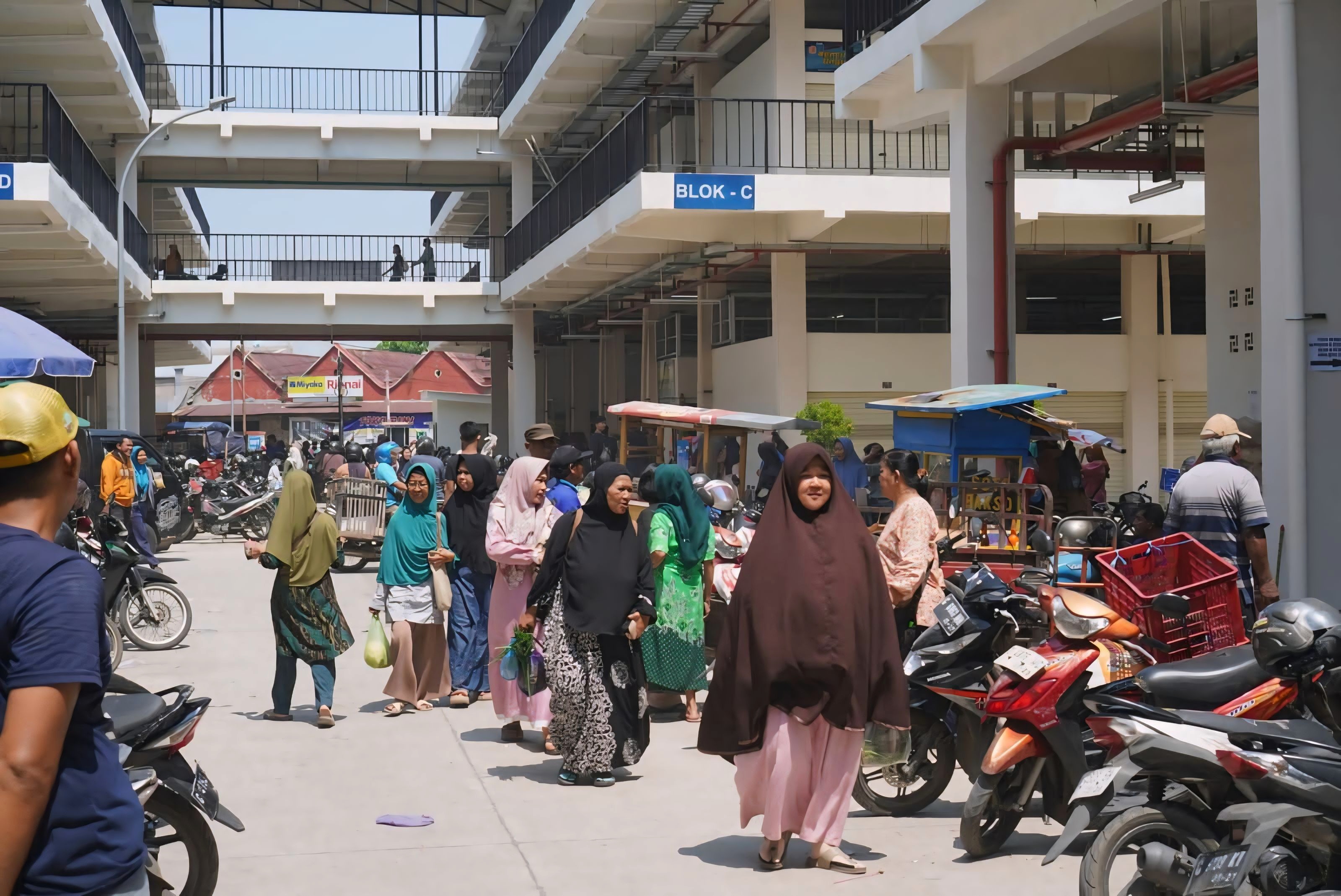 DITERTIBKAN - Pasar Banjarsari akan lebih ditertibkan, baik pedagang liar maupun yang tidak tertib, termasuk aturan buka tutup.