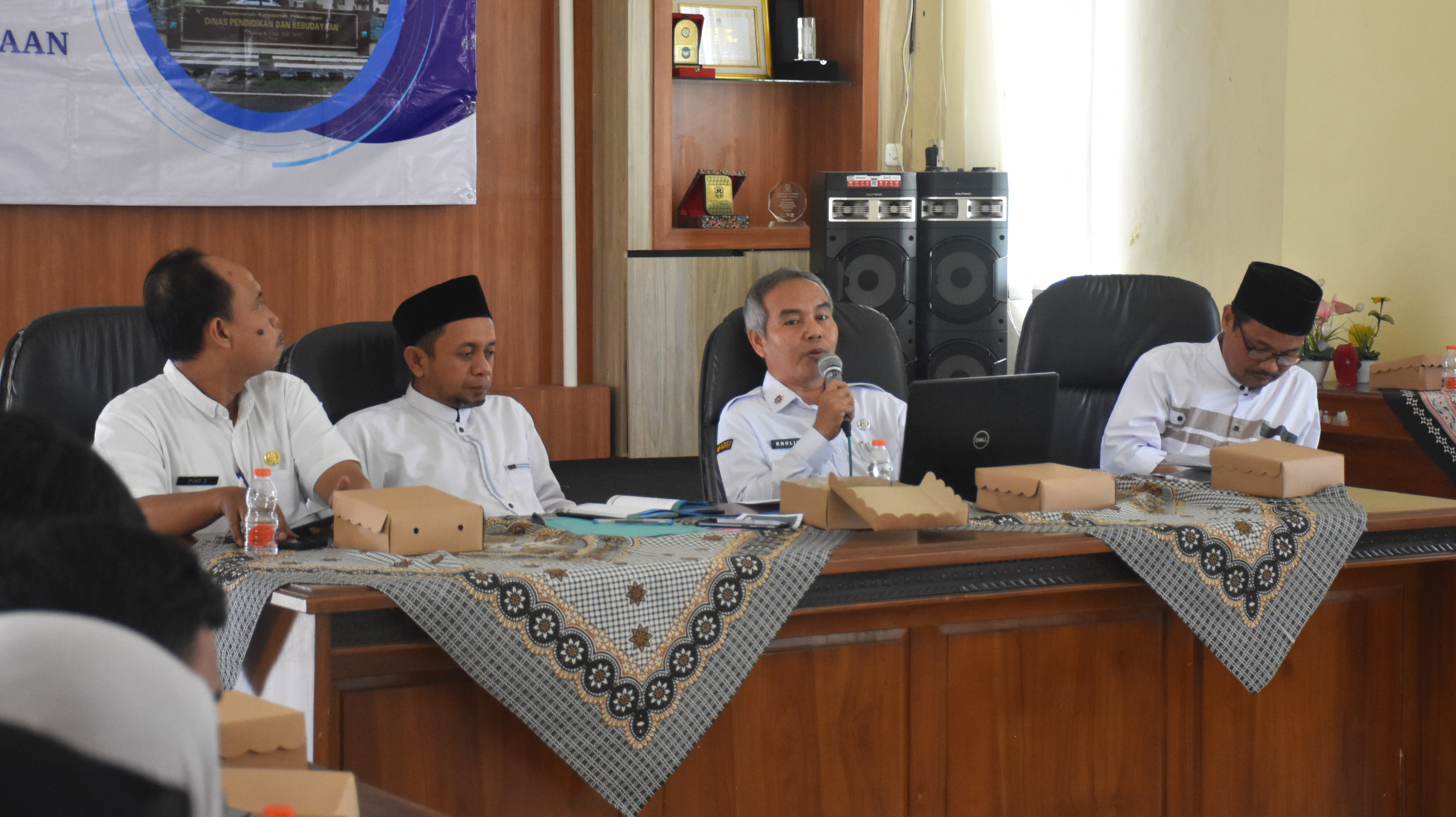 JARING MASUKAN: Dindikbud Kabupaten Pekalongan saat menggelar Forum Konsultasi Publik untuk menjaring masukan, Rabu (22/10/2025) lalu.