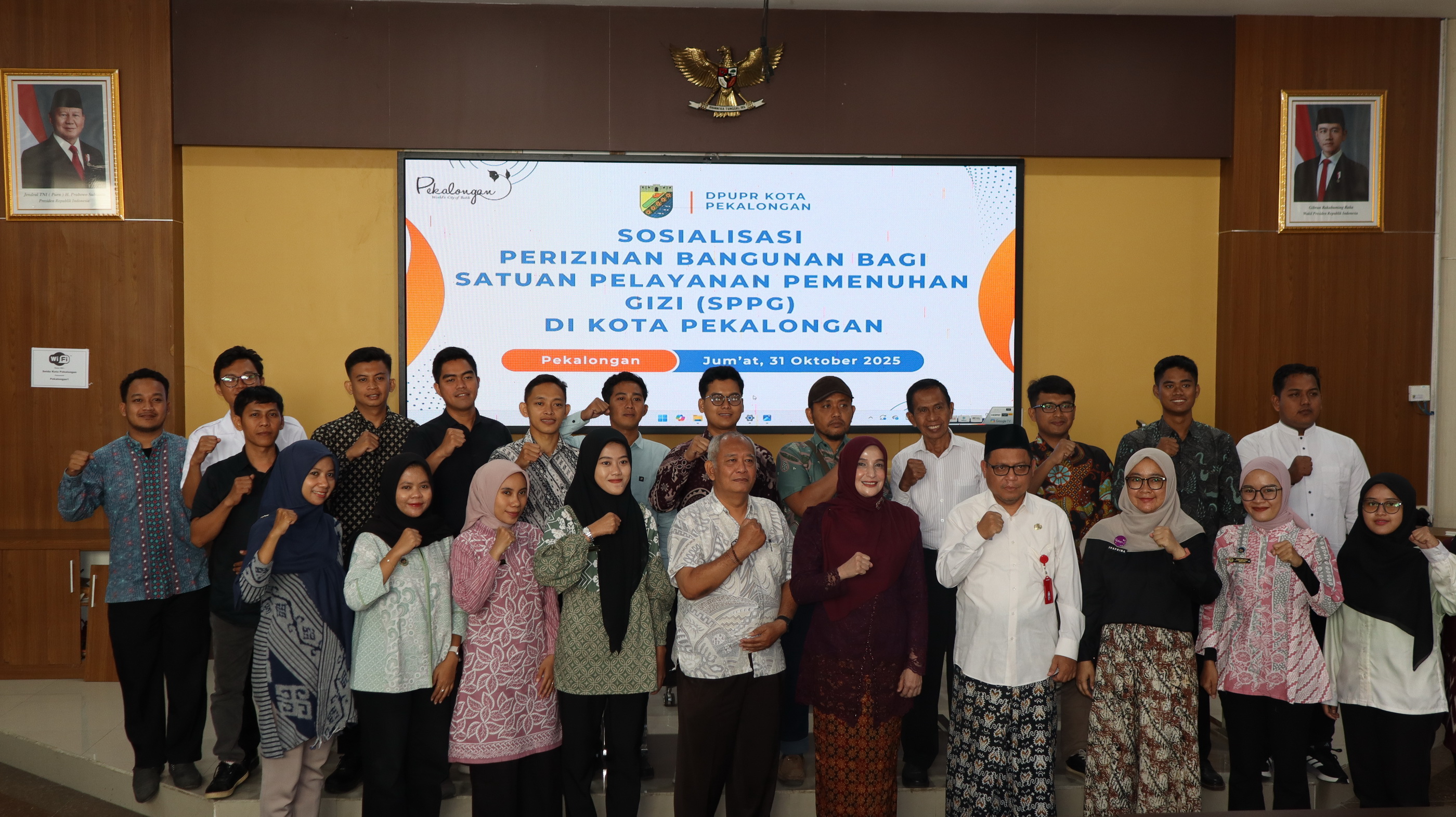 PAPARAN -&nbsp; Wakil Walikota Pekalongan Hj Balgis Diab, saat hadir dalam kegiatan Sosialisasi Perizinan Bangunan bagi SPPG, di Ruang Buketan, Jumat (31/10/2025).