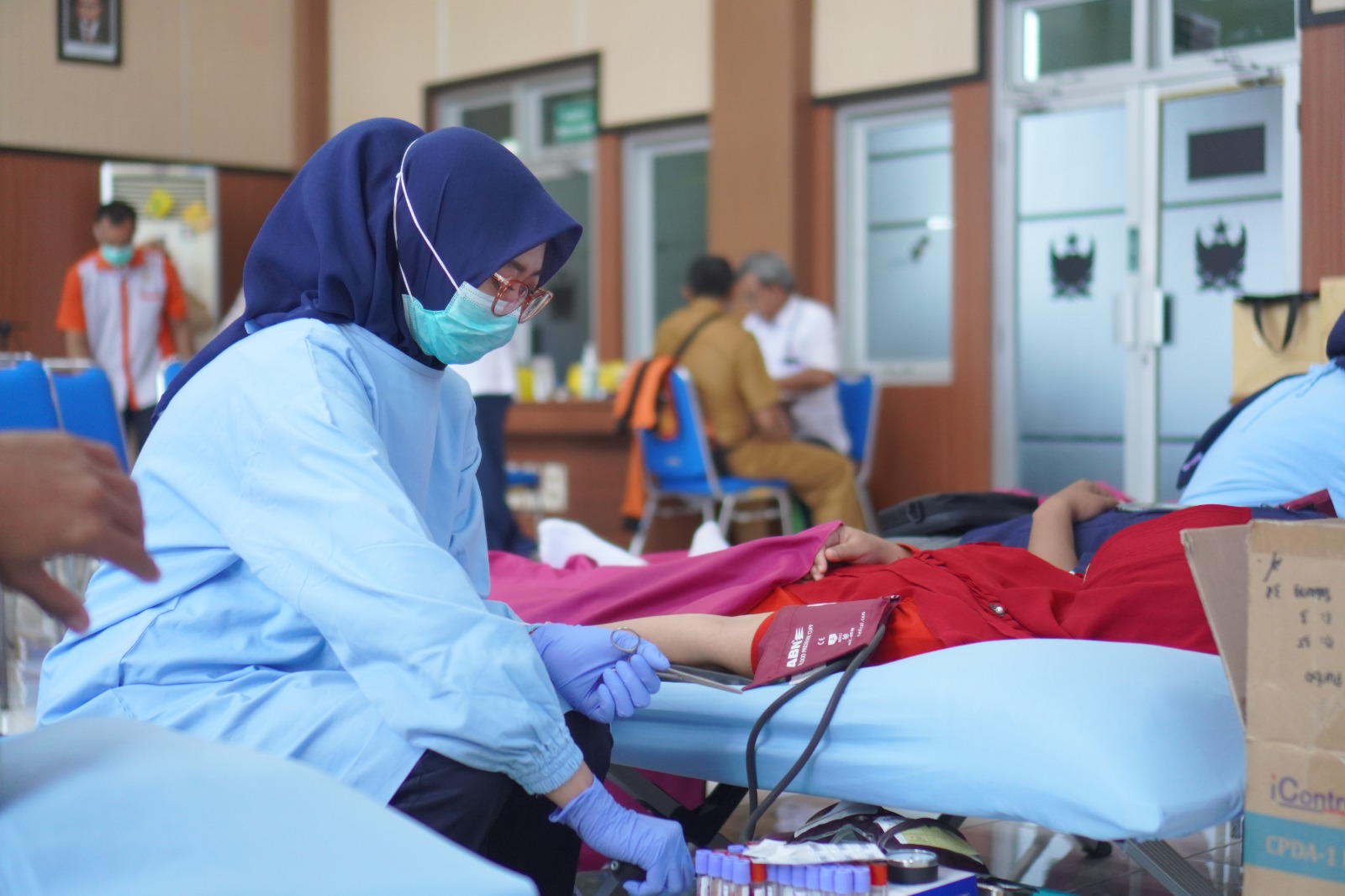 DONOR DARAH: Kegiatan donor darah serentak di RSUD Kajen Kabupaten Pekalongan dalam rangka HUT ke-25 Arsada, Senin (3/11/2025).