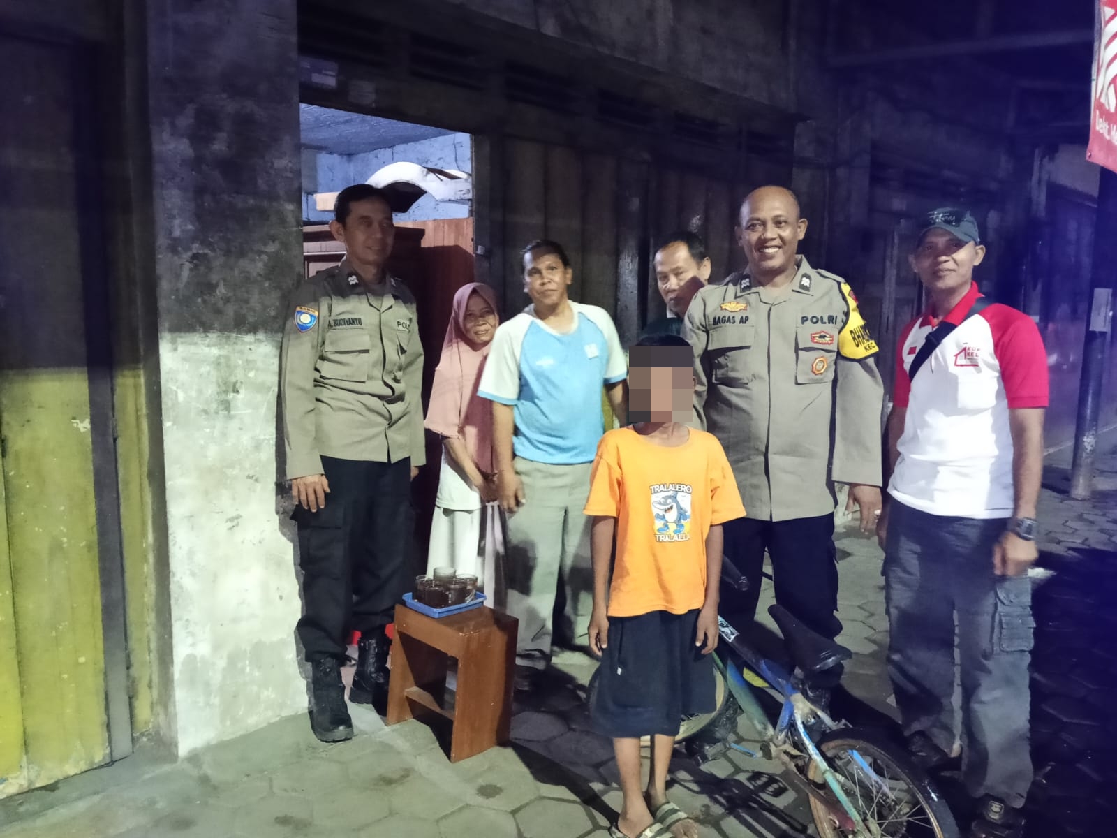 HARU: Akbar ketika tiba kembali di Wiradesa usai ditemukan tersesat di Subah, Kabupaten Batang.