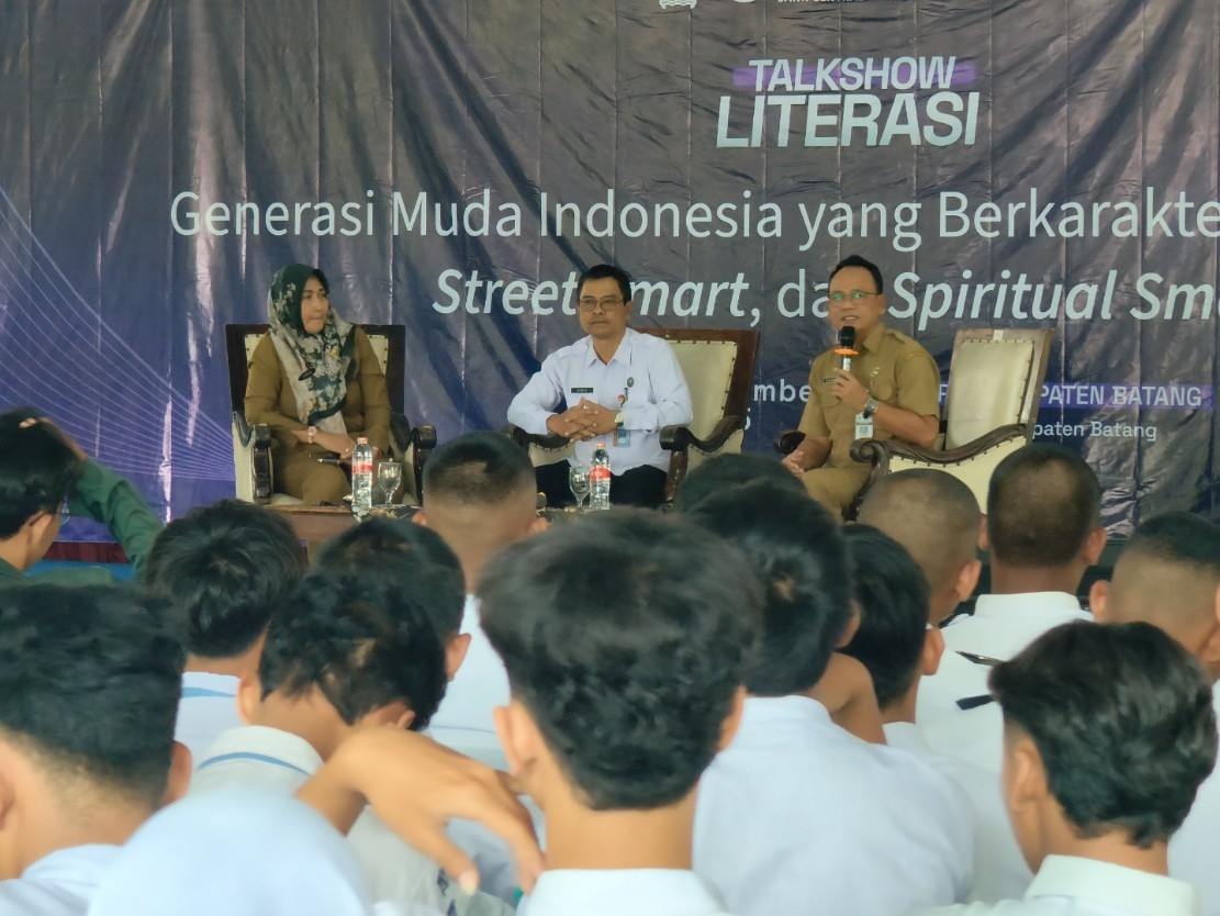 EDUKASI: Suasana edukasi literasi di Pendopo Kabupaten Batang.