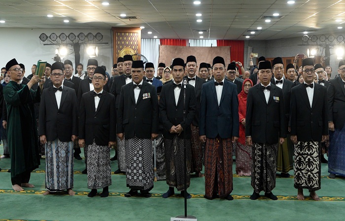 PIMPIN PELANTIKAN : Menteri Haji dan Umrah RI, Mochammad Irfan Yusuf, dan disaksikan Wakil Menteri Haji dan Umrah RI, Dahnil Anzar Simanjuntak melantik pejabat struktural.