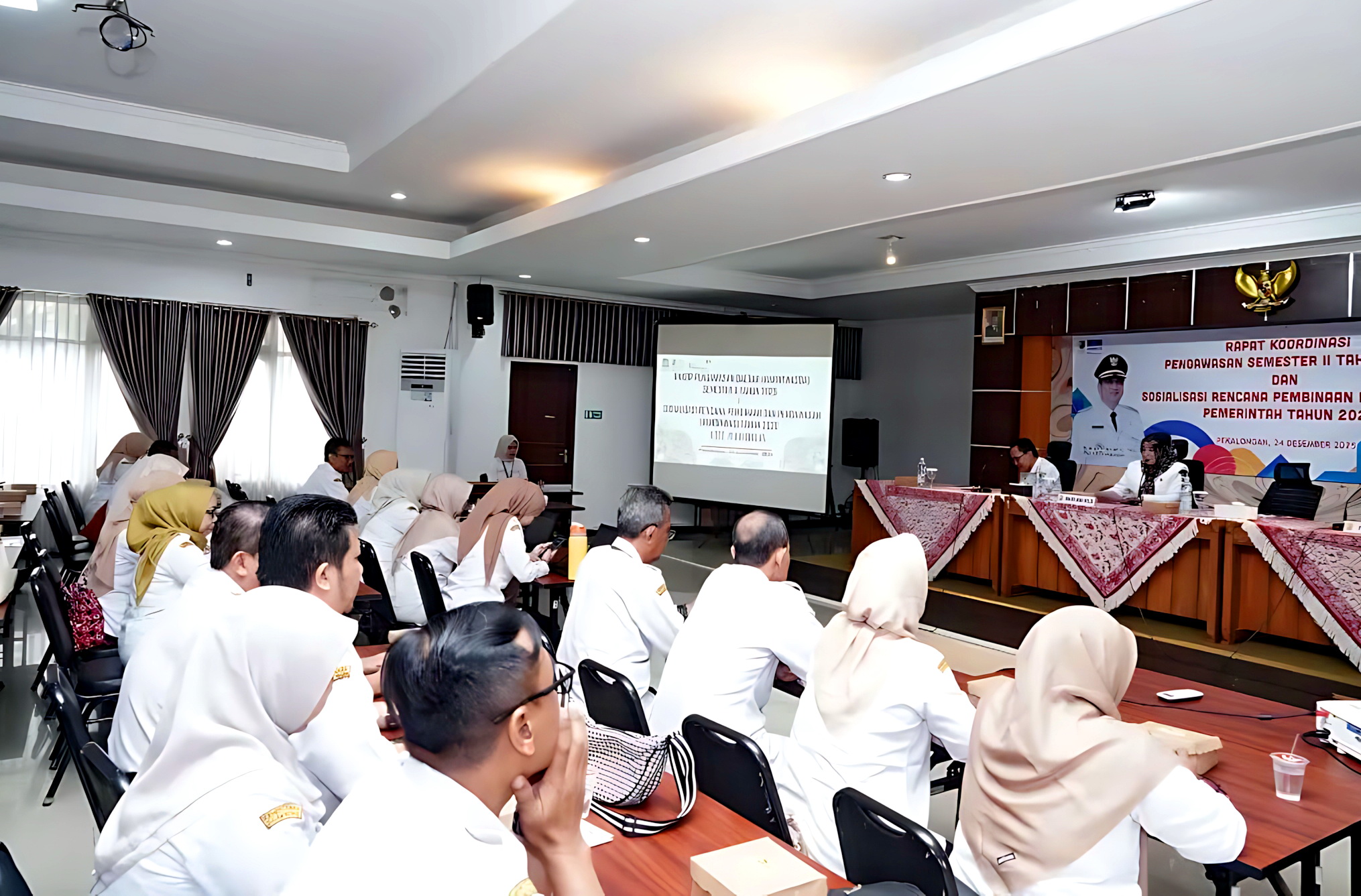 PAPARAN - Wawalkot Hj Balgis Diab, saat membuka Rakorwasda Semester II 2025, di Aula Lantai 3 BPKAD, Rabu (24/12/2025) sore.