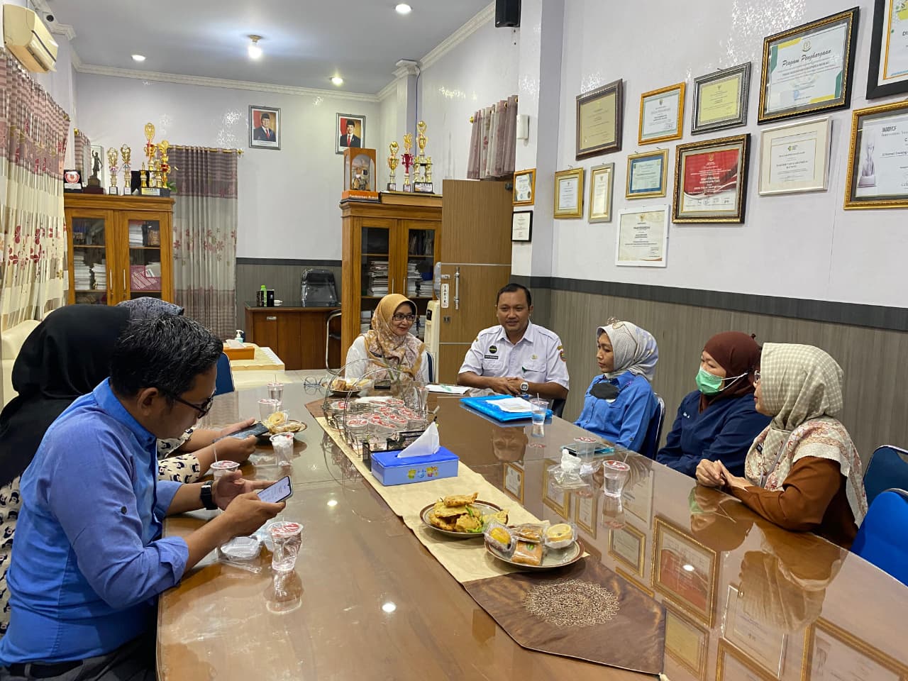 KESEHATAN: Suasana audiensi POPTI dengan Dinkes Batang.