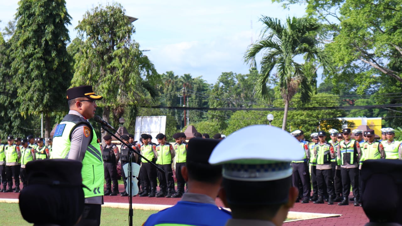 NATARU: Apel konsolidasi pengamanan Natal dan Tahun Baru yang digelar di halaman Polres Pekalongan.