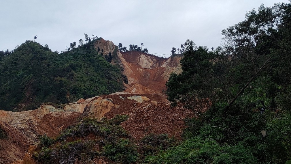 LONGSOR: Area longsor yang terjadi di kaki gunung Prau beberapa waktu lalu.