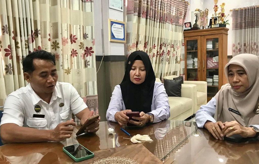 Kepala Dinkes Batang, Ida Susilaksmi bersama jajarannya.