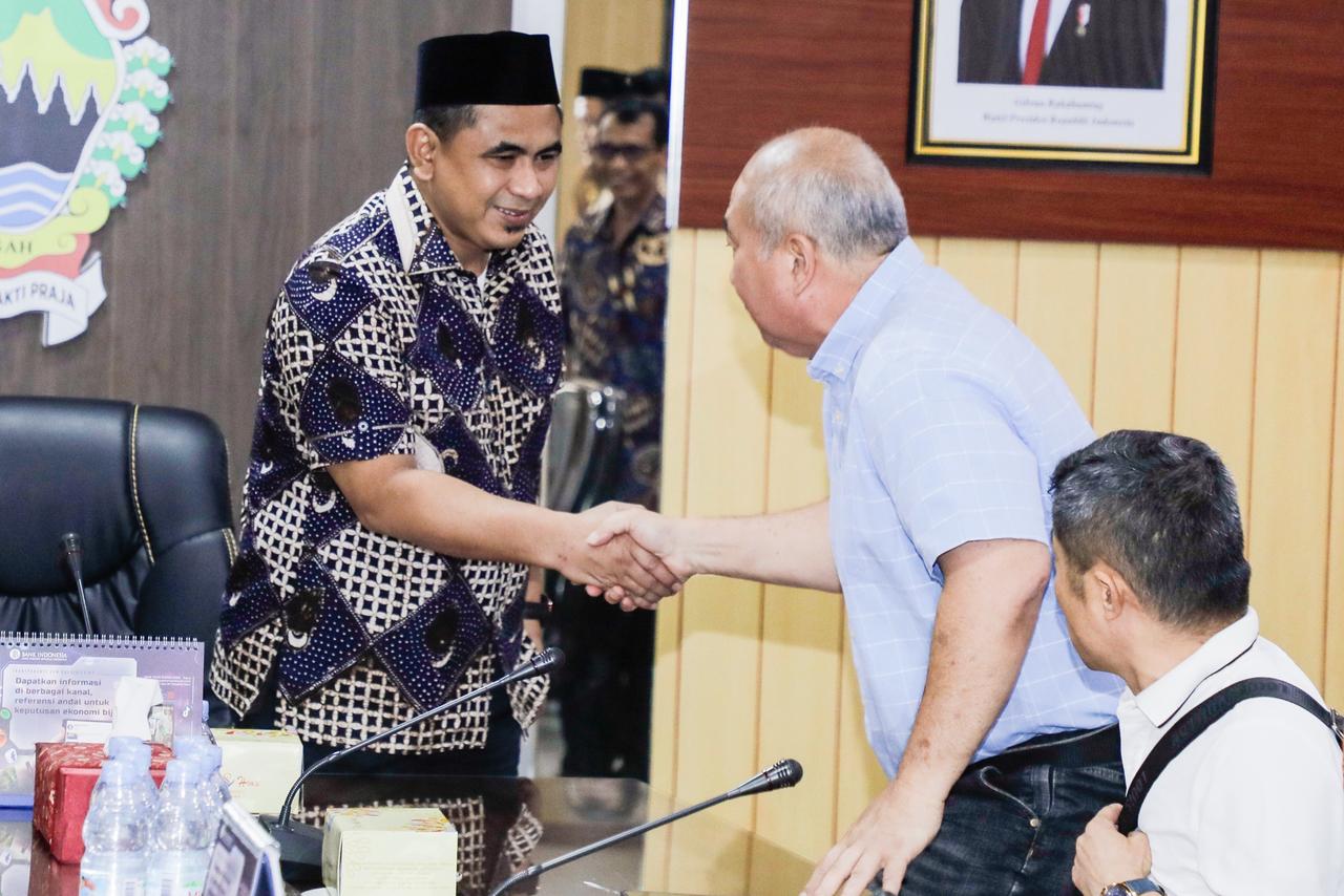 AUDIENSI : Wakil Gubernur Jawa Tengah, Taj Yasin Maimoen menerima perwakilan PT Foshan Jinke untuk melakukan audiensi di kantor gubernuran Kota Semarang pada Kamis, 15 Januari 2026.