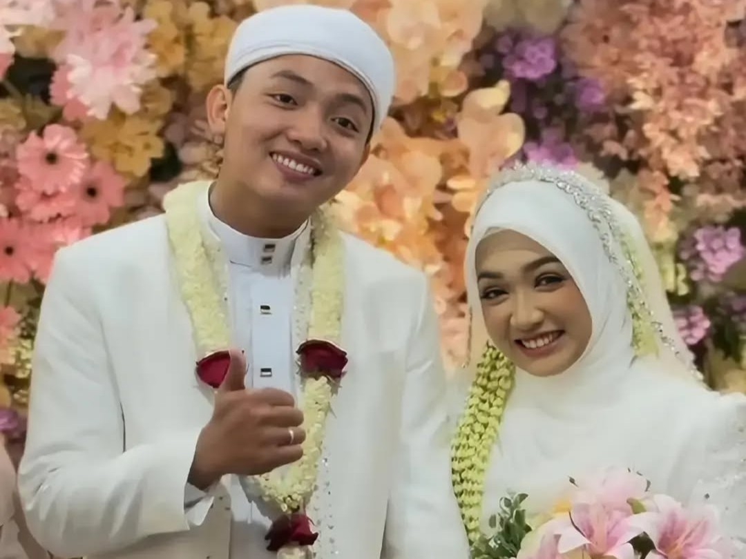 Foto pernikahan Ning Umi Laila dan Gus Anas Hidayatulloh.