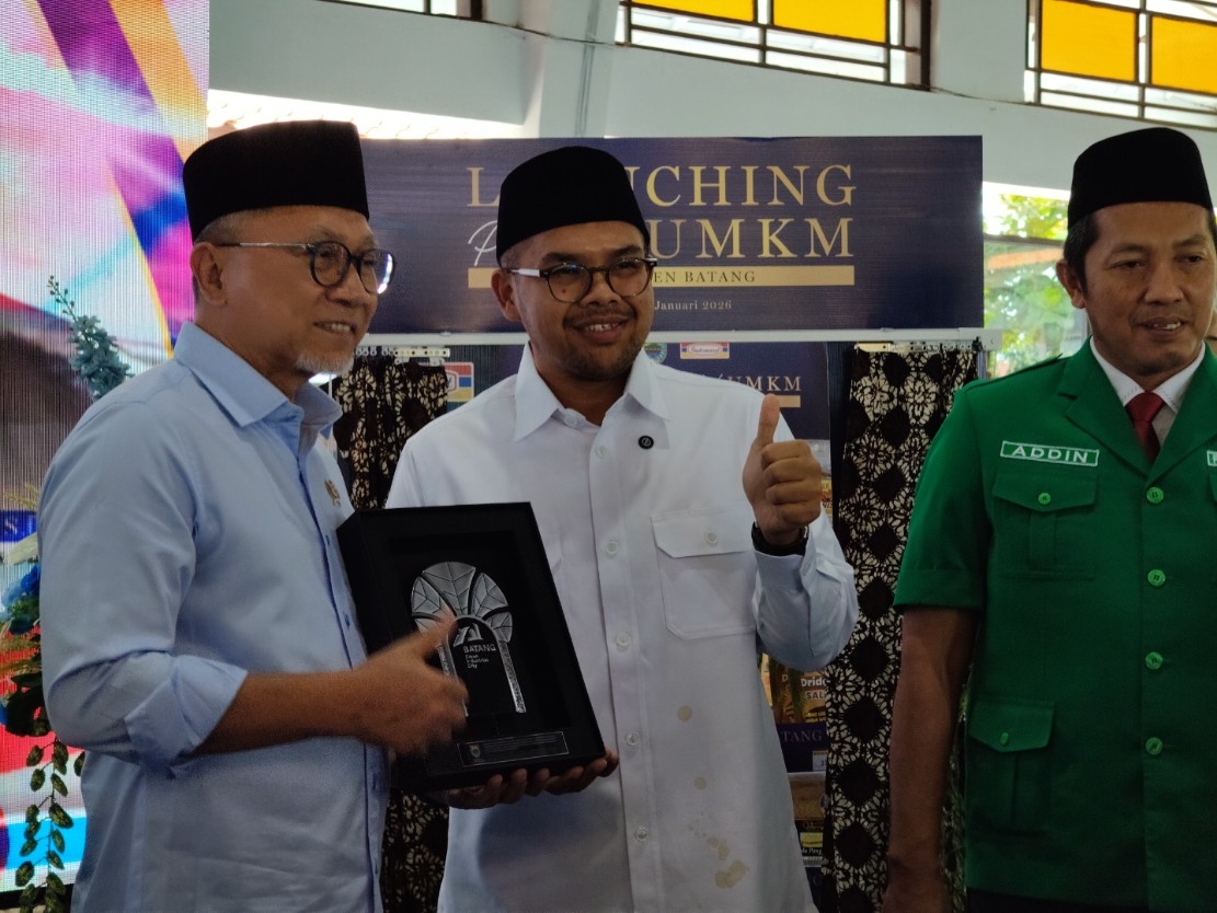 UMKM: Menteri Koordinator (Menko) Bidang Pangan, Zulkifli Hasan dalam acara Penandatanganan MoU pembentukan ekosistem UMKM di Pendopo Kabupaten Batang.