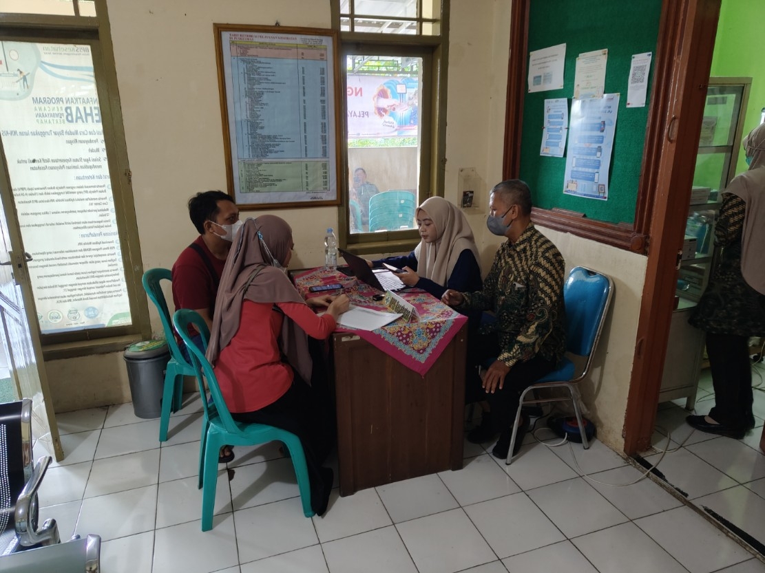 KESEHATAN: Suasana pelayanan di salah satu Puskesmas di Kecamatan Batang.