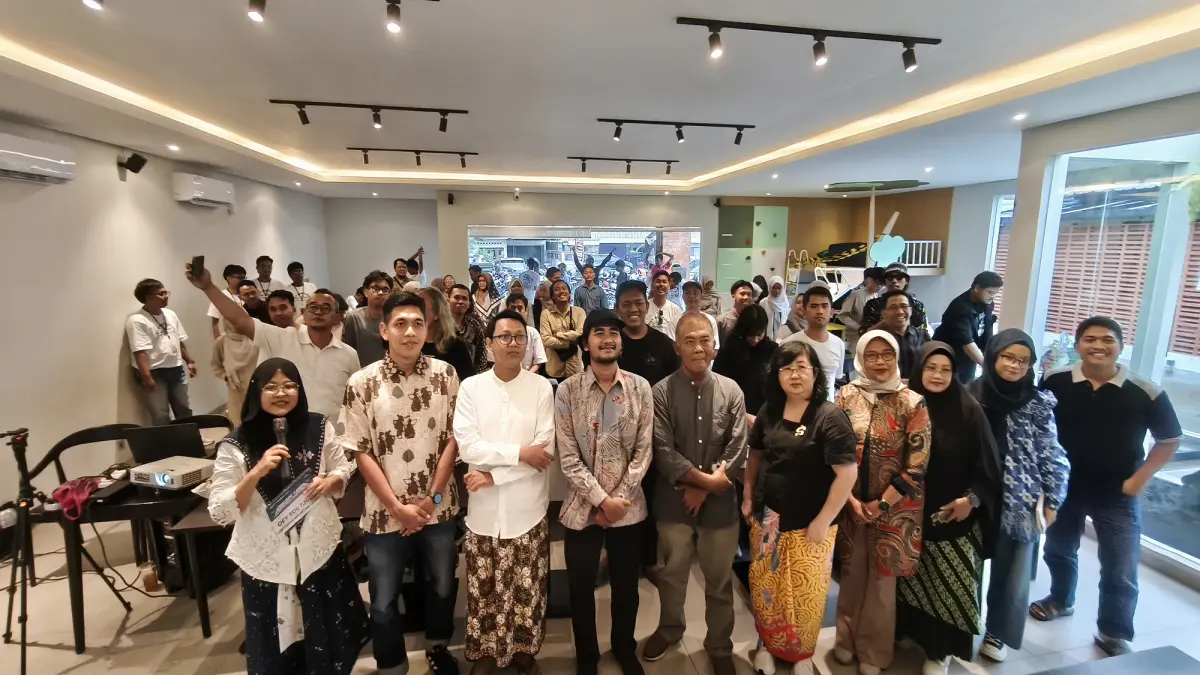 JANGAN LUPAKAN SEJARAH : Acara diskusi buku Oey Soe Tjoen: Sejarah Batik Tulis Legendaris Kabupaten Pekalongan, yang dihelat oleh Kulturpedia di Saji Space Pekajangan, Kedungwuni, Minggu 29 Maret 2026. (DOK. PRIBADI)