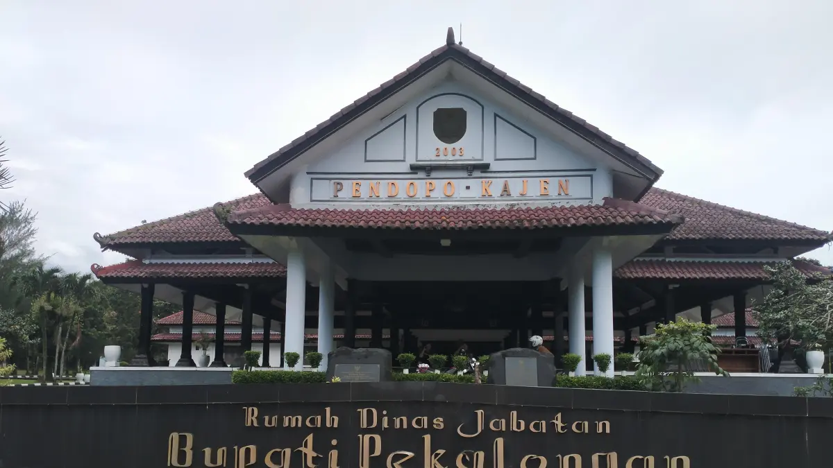 Suasana Pendopo Rumah Dinas Bupati Pekalongan (NANANG RENDI AHMAD/JAWA POS METRO PEKALONGAN)