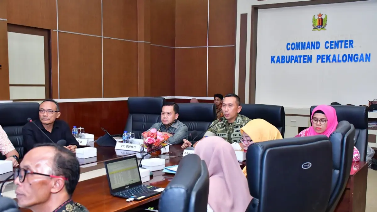KOPERASI DESA : Plt. Bupati Pekalongan Sukirman dan Dandim 0710/Pekalongan saat rapat soal KDKMP, Jumat lalu 10 April 2026. (DOK. PROKOMPIM KABUPATEN PEKALONGAN)
