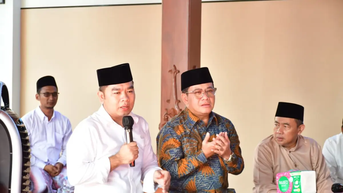 PERKUAT SINERGI : Plt. Bupati Pekalongan Sukirman saat bertemu dengan kader dan tokoh Rifaiyah. (DOK. PROKOMPIM KABUPATEN PEKALONGAN)