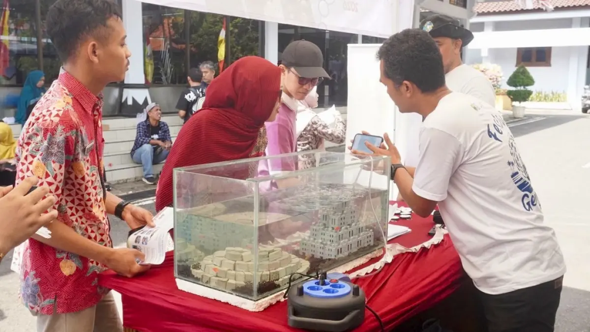 INOVASI : Miniatur konstruksi FABA yang dikembangkan PLTU Batang dikenalkan untuk dimanfaatkan oleh masyarakat. (DOK. PLTU BATANG)