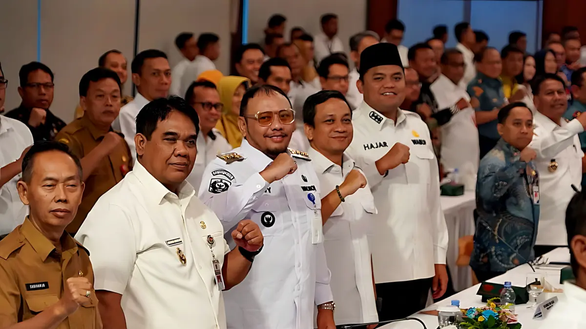 IST
KOMPAK - Walikota Afzan Arslan Djunaid saat hadir dalam Kick Off Meeting Infrastruktur Perlindungan Pesisir Pantura Jawa Terpadu yang digelar di Ballroom Gedung Mina Bahari III, Kementerian Kelautan dan Perikanan, Jakarta, Senin (4/5/2026).