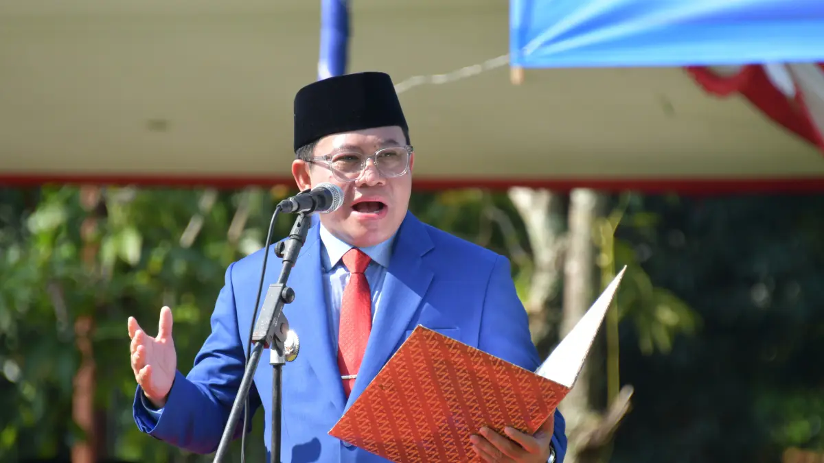 PENDIDIKAN: Plt. Bupati Pekalongan Sukirman saat upacara Hardiknas, Sabtu (2/5/2026).