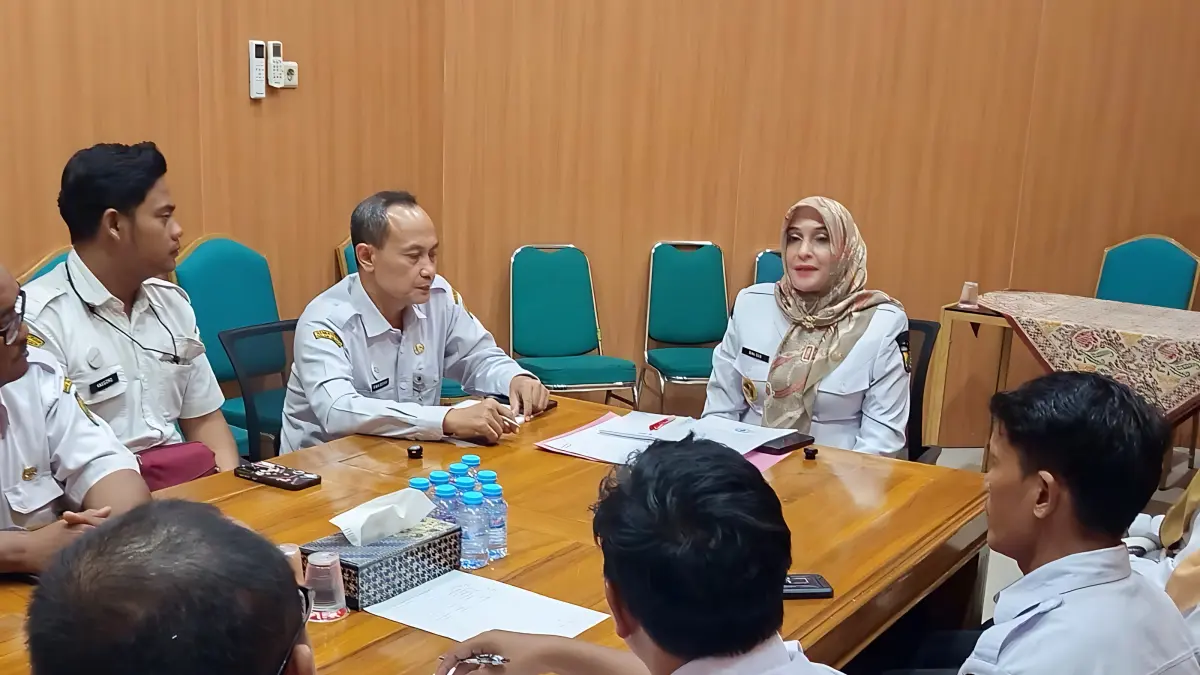 Lutfi Hanafi/Jawa Pos Metro Pekalongan
AUDIENSI - Wawalkot Balgis Diab saat menerima audiensi perwakilan PPPK Paruh Waktu Pemkot Pekalongan di Kantor Setda Kota Pekalongan, Rabu sore (6/5/2026).