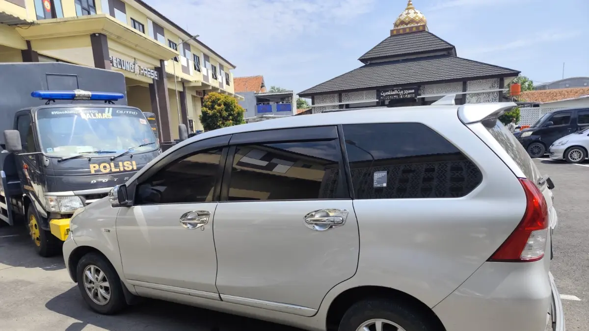 IST
BARANG BUKTI - Kendaraan yang digunakan sindikat pencurian kabel saat diamankan di Satreskrim Polres Pemalang, pada Rabu (20/5/2026).