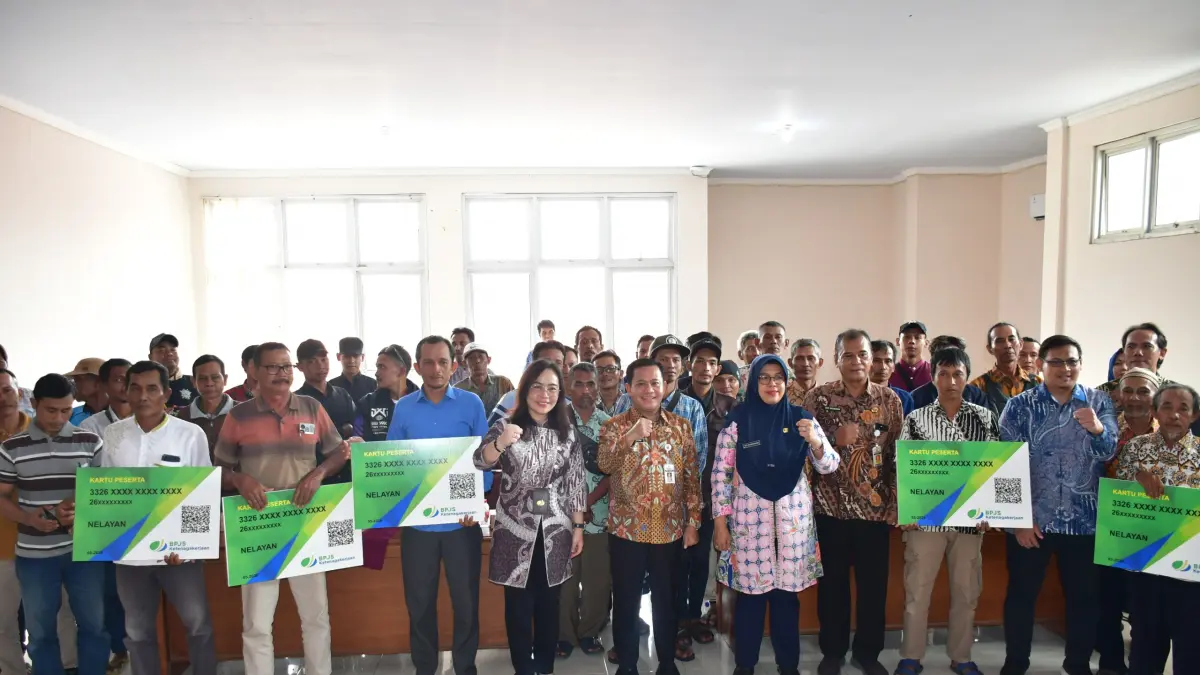 JAMINAN SOSIAL: Plt. Bupati Pekalongan Sukirman saat sosialisasi bantuan kepesertaan BPJS Ketenagakerjaan bagi nelayan di Kantor Dinlutkan, Jumat (22/5/2026). 