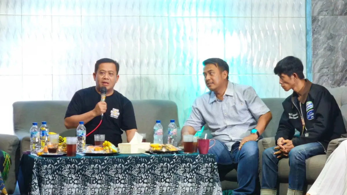 KEBIJAKAN: Plt. Bupati Pekalongan Sukirman dan Sekda M. Yulian Akbar saat hadir dalam diskusi dan dialog tentang kebijakan infrastruktur jalan, Minggu (24/5/2026) lalu. 

