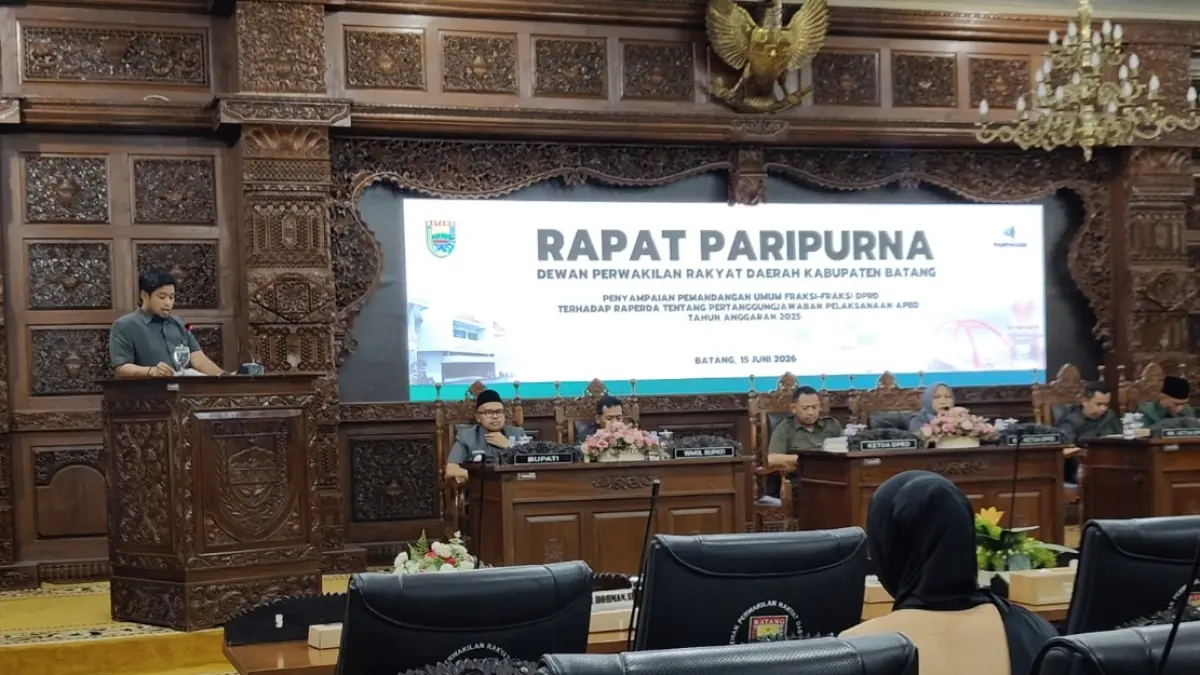 PENYAMPAIAN FRAKSI: Suasana Rapat Paripurna DPRD Batang, Senin 15 Juni 2026.