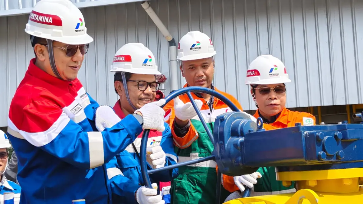 INTEGRASI SISTEM : Aldiansyah Idham, Direktur Komersial PGN melaksanakan seremonial commissioning metering KHT dan integrasi sistem transmisi gas CISEM II.