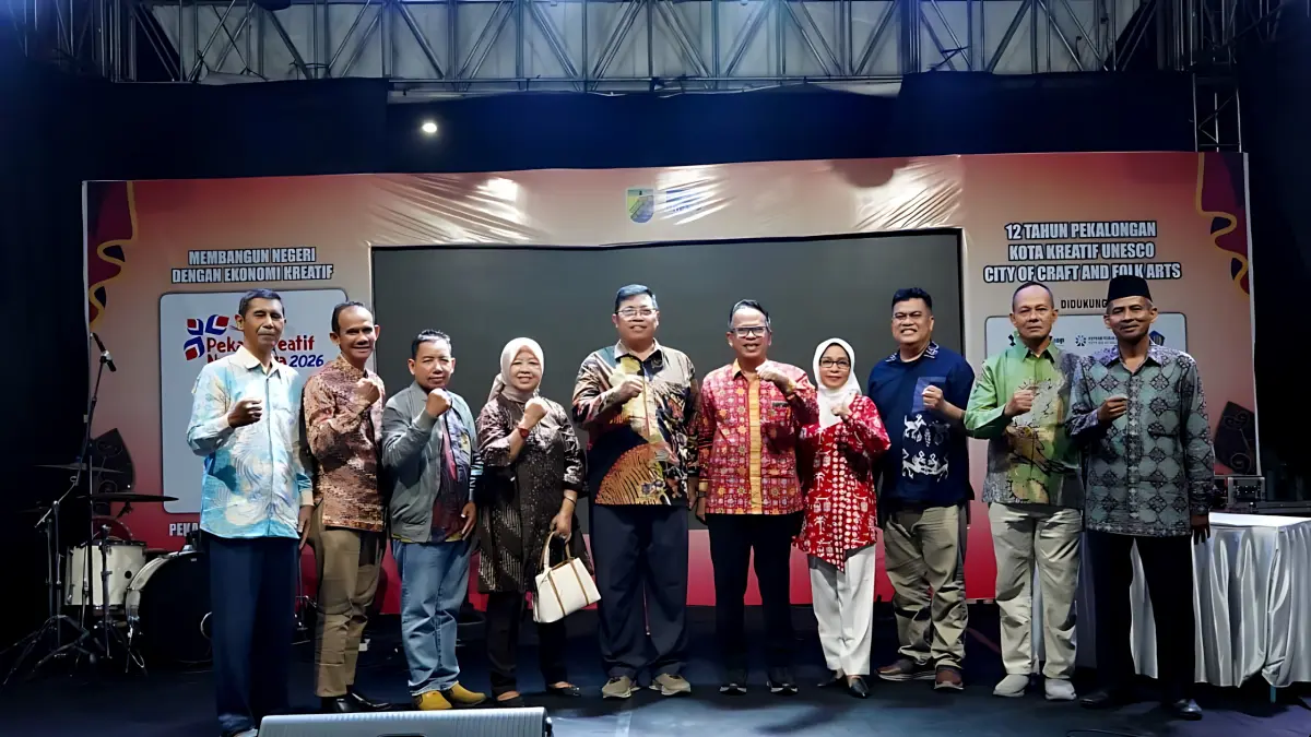 IST
PENUTUPAN - Kepala Dindagkop-UKM Kota Pekalongan, Wismo Aditiyo saat melakukan penutupan PKN 2026, Minggu malam (21/6/2026).
