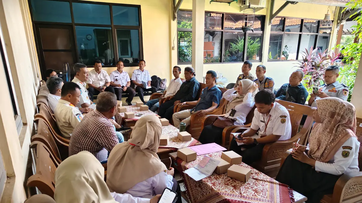 MUSYAWARAH: Rapat koordinasi rencana penataan PKL kawasan Gemek Kedungwuni-Doro.