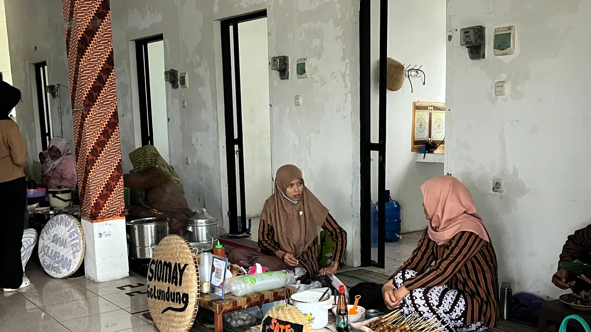 RINDU JADUL: Suasana pasar kuliner jadul di UMKM Center Kedungwuni, Kabupaten Pekalongan.  
