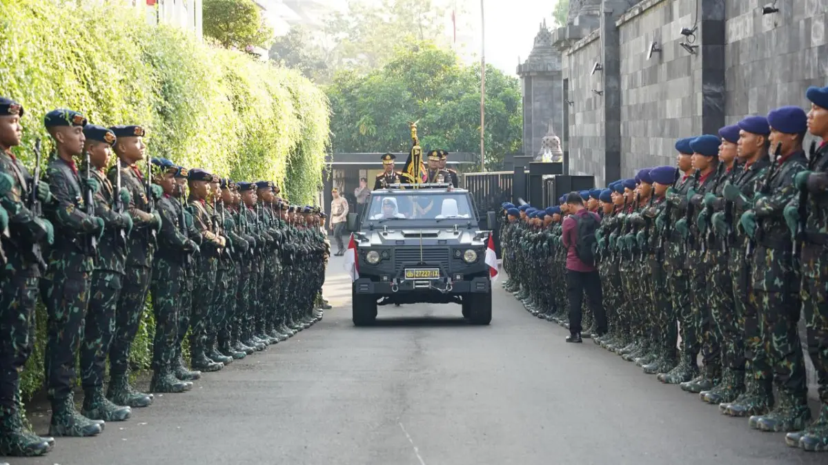Upacara Penyambutan Tanda Kehormatan Nugraha Sakanti di Lapangan Apel Mapolda Jawa Tengah, Kamis (2/7/2026).