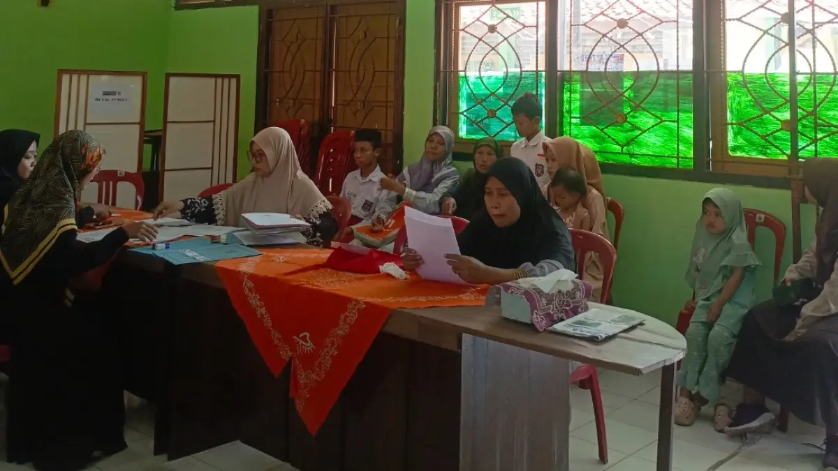 PENERIMAAN SISWA BARU : Panitia SPMB tahun ajaran 2026/2027 SMPN  4 Kota Pekalongan membuka pendaftaran siswa baru, Jumat 3 Juli 2026. (SALWA NAJAHA/JAWA POS METRO PEKALONGAN)